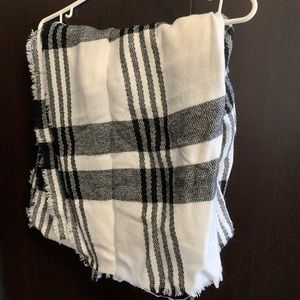 🎉 Plaid scarf